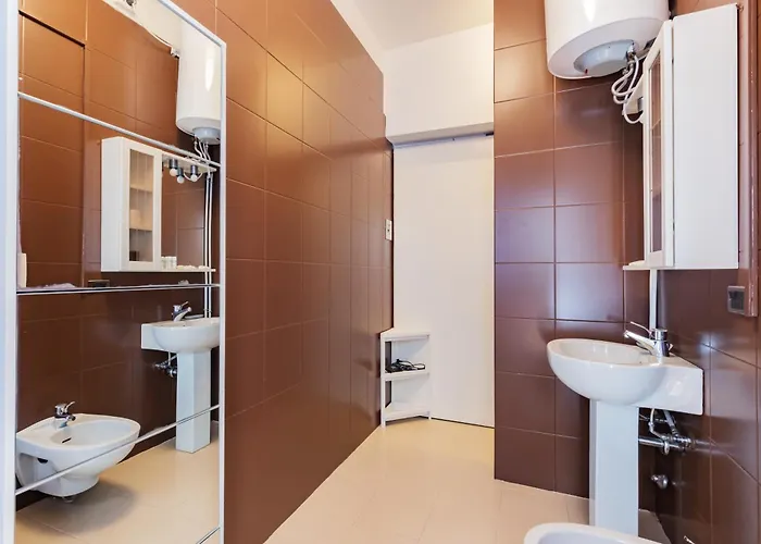 Joivy By The * קומו